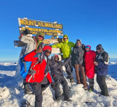 Kilimanjaro Trekking, auf das Dach Afrikas, Marangu, Afrika, Safari, Ngorongoro-Krater, Tarangire-Nationalpark, Arusha, Kilimanjaro Airport, Aktivferien, Vulkan, Wildtiere
